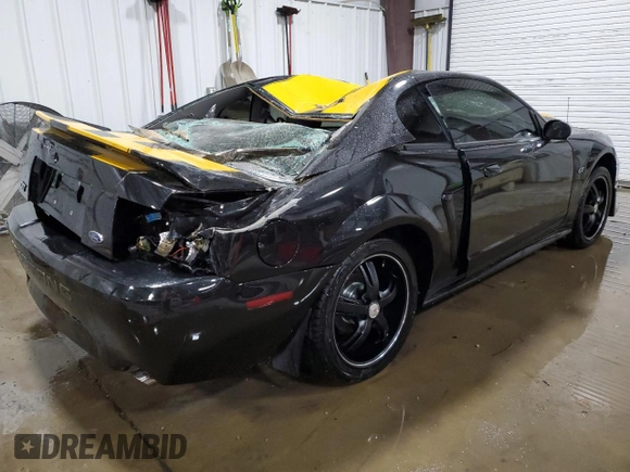 2000 Ford Mustang GT with VIN 1FAFP42X0YF257004, listed as a Copart auction lot 56424425 with 117,016 mi miles and Salvage Title. Bid and sale history available at DreamBid. Image 3.