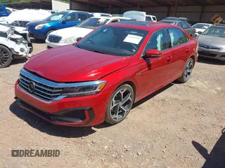 2021 Volkswagen Passat R-Line z VIN 1VWMA7A35MC018284, wystawiony jako IAAI lot #42261290 z przebiegiem 85 255 mil mil oraz . Historia ofert i sprzedaży dostępna na DreamBid. Obrazek 2.