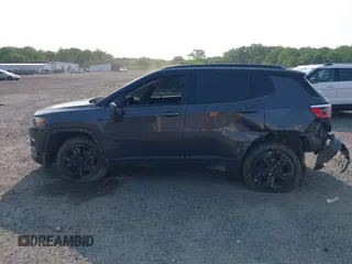 2018 Jeep Compass Latitude with VIN 3C4NJDBB0JT395844, listed as a IAAI auction lot 42405343 with 140,220 mi miles and . Bid and sale history available at DreamBid. Image 14.