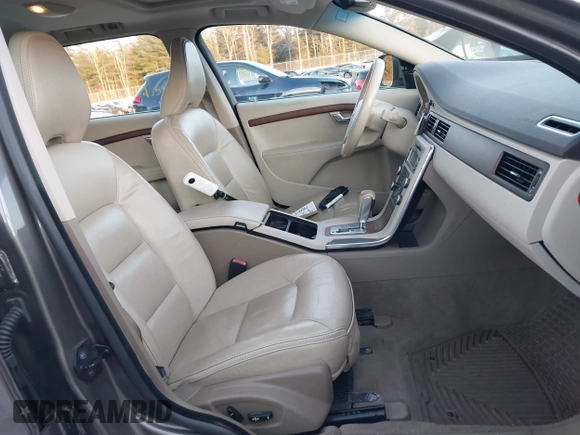2011 Volvo XC70 3.2L z VIN YV4940BZ8B1115060, wystawiony jako IAAI lot #41156698 z przebiegiem 196 913 mil mil oraz . Historia ofert i sprzedaży dostępna na DreamBid. Obrazek 5.