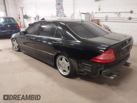 2002 Mercedes-Benz S-Class 6.0L with VIN WDBNG78J42A252823, listed as a IAAI auction lot 42051191 with 133,123 mi miles. Bid and sale history available at carsss.com. Image 3.