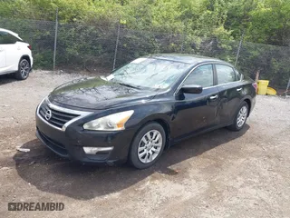 2014 Nissan Altima 2.5 S with VIN 1N4AL3AP2EC193918, listed as a IAAI auction lot 42038404 with 196,162 mi miles. Bid and sale history available at carsss.com. Image 2.