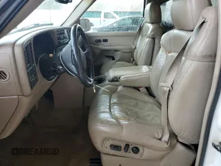 2002 GMC Sierra 1500HD SLE z VIN 1GTGC13U12F231628, wystawiony jako Copart lot #48325315 z przebiegiem 302 458 mil mil oraz Szkoda całkowita • Salvage title. Historia ofert i sprzedaży dostępna na DreamBid. Obrazek 7.