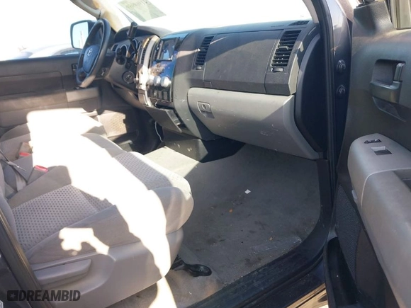 2007 Toyota Tundra SR5 with VIN 5TFRV54197X012822, listed as a IAAI auction lot 41969959 with 131,478 mi miles. Bid and sale history available at carsss.com. Image 5.