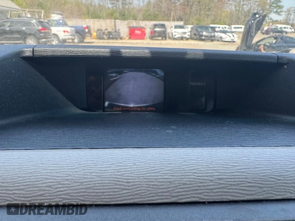 2011 Toyota Sienna XLE with VIN 5TDDK3DC3BS007297, listed as a Copart auction lot 55276405 with 208,274 mi miles and Clean Title. Bid and sale history available at DreamBid. Image 10.
