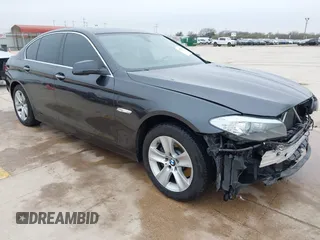 2013 BMW 5 Series 528i xDrive with VIN WBAXH5C50DDW15574, listed as a IAAI auction lot 41572993 with 59,188 mi miles. Bid and sale history available at carsss.com. Image 1.