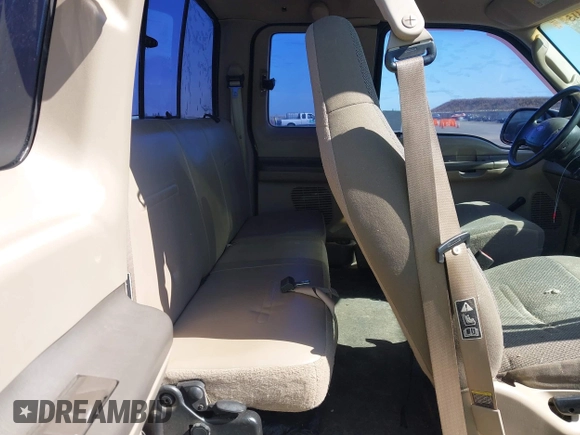 2003 Ford F-250 XL с VIN 1FTNX20L33EC88739, выставлен на аукционе IAAI как лот 42293415 с пробегом 163 159 миль миль и . История ставок и продаж доступна на DreamBid. Изображение 8.