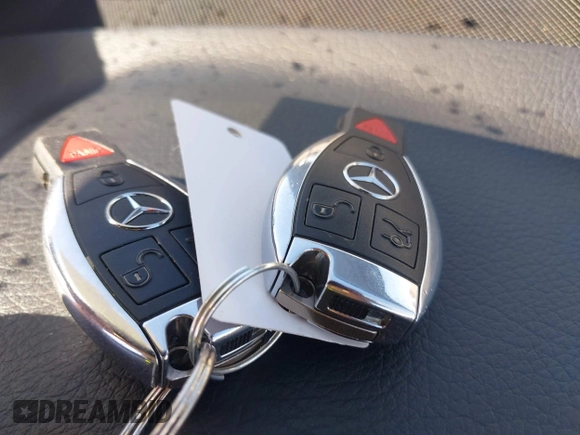 2015 Mercedes-Benz GLK 350 with VIN WDCGG5HB3FG433142, listed as a IAAI auction lot 41750389 with 97,189 mi miles and . Bid and sale history available at DreamBid. Image 11.