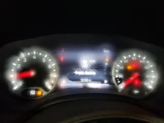 2022 Jeep Renegade Limited z VIN ZACNJDD15NPN49401, wystawiony jako Copart lot #87047184 z przebiegiem 15 165 mil mil oraz Szkoda całkowita • Salvage title. Historia ofert i sprzedaży dostępna na DreamBid. Obrazek 9.
