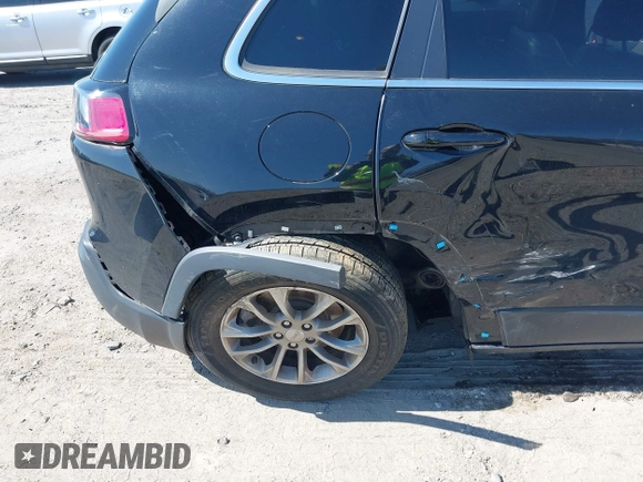2020 Jeep Cherokee Latitude Plus z VIN 1C4PJMLB6LD584675, wystawiony jako IAAI lot #41943512 z przebiegiem 29 370 mil mil oraz . Historia ofert i sprzedaży dostępna na DreamBid. Obrazek 6.