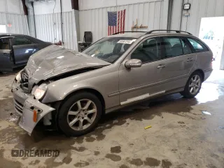 2005 Mercedes-Benz C 240 z VIN WDBRH81JX5F565395, wystawiony jako Copart lot #69967244 z przebiegiem 141 692 mil mil oraz Nie do naprawy. Historia ofert i sprzedaży dostępna na DreamBid. Obrazek 1.