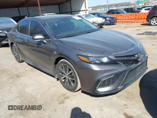 2023 Toyota Camry SE z VIN 4T1G11AK9PU804233, wystawiony jako IAAI lot #41792063 z przebiegiem 25 300 mil mil oraz . Historia ofert i sprzedaży dostępna na DreamBid. Obrazek 1.