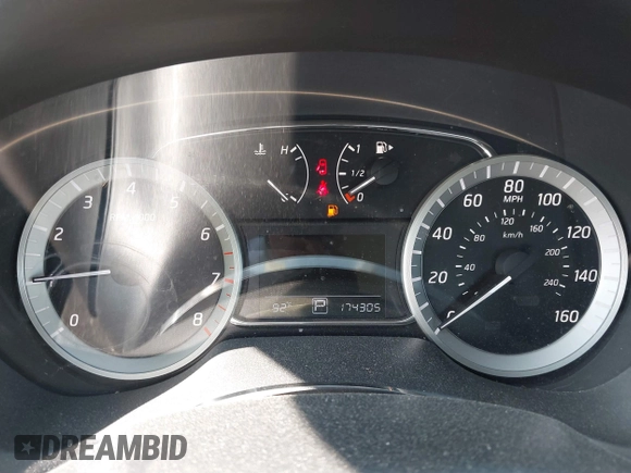 2015 Nissan Sentra SR with VIN 3N1AB7AP7FL666547, listed as a IAAI auction lot 41860663 with 174,305 mi miles and . Bid and sale history available at DreamBid. Image 7.