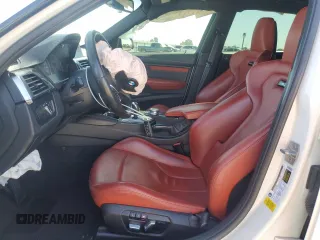 2018 BMW M3 z VIN WBS8M9C54J5J77957, wystawiony jako Copart lot #56768985 z przebiegiem 85 128 mil mil oraz Szkoda całkowita • Salvage title. Historia ofert i sprzedaży dostępna na DreamBid. Obrazek 7.