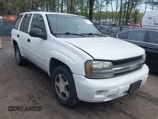 2007 Chevrolet TrailBlazer LS with VIN 1GNDT13S072149803, listed as a IAAI auction lot 41978339 with 151,304 mi miles. Bid and sale history available at carsss.com. Image 1.