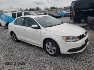 2012 Volkswagen Jetta TDI w/Premium with VIN 3VWLL7AJXCM417595, listed as a Copart auction lot 47739455 with 153,437 mi miles and Clean title. Bid and sale history available at DreamBid. Image 4.