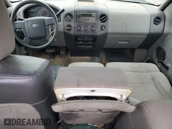 2004 Ford F-150 XL z VIN 1FTRF12W74NA73243, wystawiony jako Copart lot #54440185 z przebiegiem 147 937 mil mil oraz Szkody całkowita. Historia ofert i sprzedaży dostępna na DreamBid. Obrazek 8.