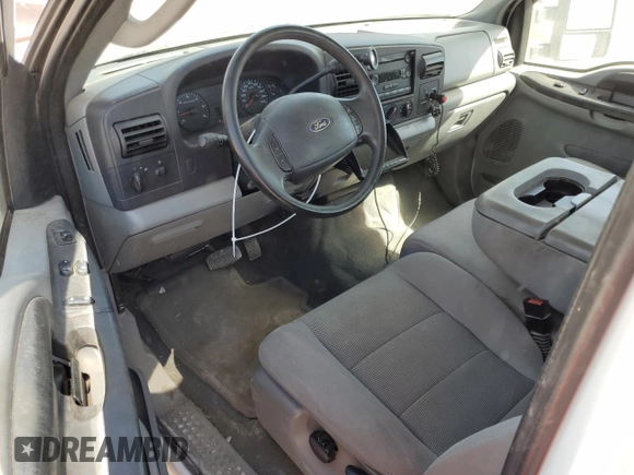 2005 Ford F-250 XL with VIN 1FTSX21Y15EC59370, listed as a Copart auction lot 52620765 with 124,584 mi miles and Salvage Title. Bid and sale history available at DreamBid. Image 8.