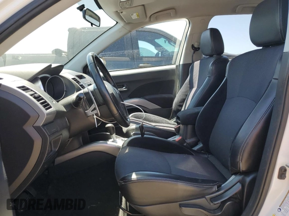 2012 Mitsubishi Outlander SE z VIN JA4AS3AW9CU031502, wystawiony jako Copart lot #57975515 z przebiegiem 115 602 mil mil oraz Tytuł czysty. Historia ofert i sprzedaży dostępna na DreamBid. Obrazek 7.
