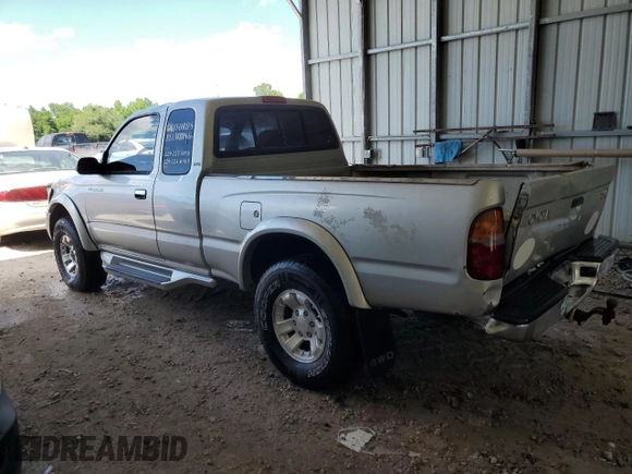 2000 Toyota Tacoma with VIN 4TAWN72N0YZ589681, listed as a Copart auction lot 55219145 with 204,946 mi miles and Salvage title. Bid and sale history available at DreamBid. Image 2.