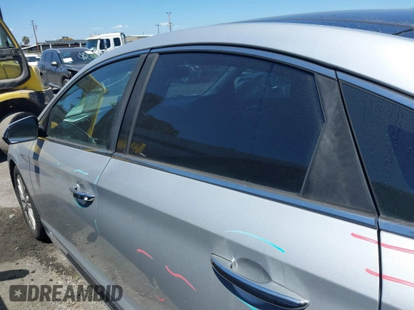 2015 Hyundai Sonata Limited with VIN 5NPE34AF0FH035785, listed as a IAAI auction lot 42082394 with 151,370 mi miles and . Bid and sale history available at DreamBid. Image 14.