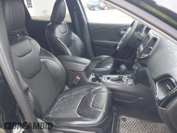 2019 Jeep Cherokee Latitude Plus with VIN 1C4PJMLB6KD389996, listed as a IAAI auction lot 41849419 with 60,122 mi miles. Bid and sale history available at carsss.com. Image 5.