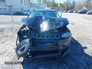 2020 Jeep Compass Latitude with VIN 3C4NJDBB5LT222386, listed as a IAAI auction lot 41851936 with 91,246 mi miles. Bid and sale history available at carsss.com. Image 12.