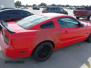 2006 Ford Mustang GT Deluxe with VIN 1ZVFT82H465211066, listed as a IAAI auction lot 41572368 with 84,389 mi miles. Bid and sale history available at carsss.com. Image 6.