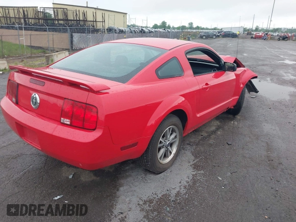 2005 Ford Mustang Deluxe with VIN 1ZVFT80N555110559, listed as a IAAI auction lot 42320778 with 117,594 mi miles and . Bid and sale history available at DreamBid. Image 4.