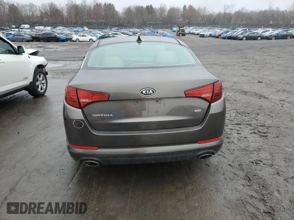 2011 Kia Optima LX z VIN KNAGM4A75B5173585, wystawiony jako Copart lot #51895325 z przebiegiem 137 318 mil mil oraz Szkoda całkowita • Salvage title. Historia ofert i sprzedaży dostępna na DreamBid. Obrazek 6.