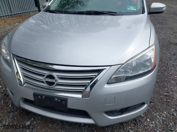 2014 Nissan Sentra SV with VIN 3N1AB7AP8EY260181, listed as a IAAI auction lot 41897517 with 174,384 mi miles. Bid and sale history available at carsss.com. Image 6.