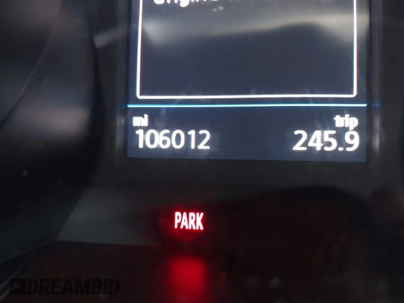 2020 Volkswagen Tiguan S z VIN 3VV1B7AX4LM098567, wystawiony jako IAAI lot #41504191 z przebiegiem 106 012 mil mil oraz . Historia ofert i sprzedaży dostępna na DreamBid. Obrazek 16.