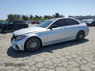2020 Mercedes-Benz C 300 z VIN WDDWF8DBXLR526807, wystawiony jako Copart lot #55529955 z przebiegiem 74 943 mil mil oraz Szkoda całkowita • Salvage title. Historia ofert i sprzedaży dostępna na DreamBid. Obrazek 1.