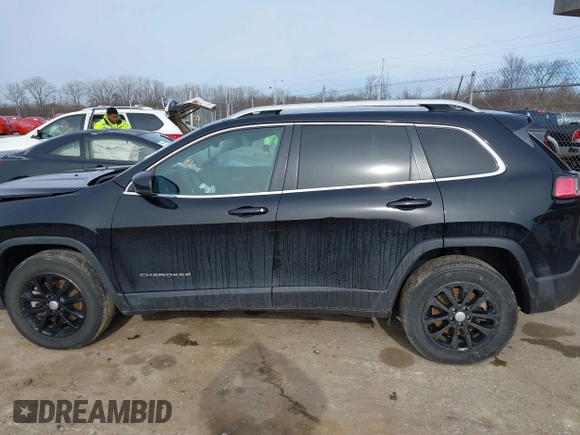 2021 Jeep Cherokee Latitude Lux with VIN 1C4PJMMX1MD216254, listed as a IAAI auction lot 41947214 with 35,445 mi miles and . Bid and sale history available at DreamBid. Image 14.