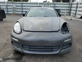 2016 Porsche Panamera S Hybrid with VIN WP0AD2A79GL041137, listed as a Copart auction lot 84948394 with 0 mi miles and Clean Title. Bid and sale history available at carsss.com. Image 5.
