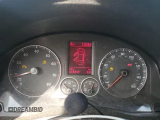 2005 Volkswagen Jetta 2.5L with VIN 3VWDG71K25M647183, listed as a Copart auction lot 62743695 with 215,241 mi miles and Salvage title. Bid and sale history available at DreamBid. Image 9.