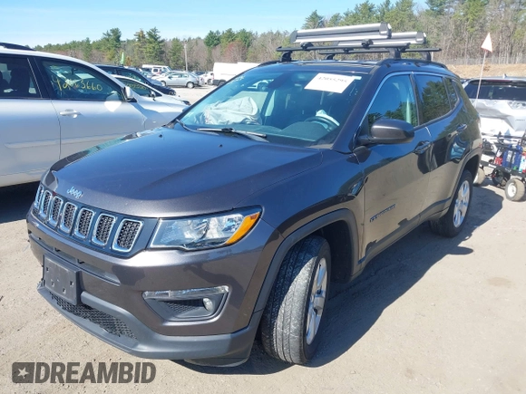 2018 Jeep Compass Latitude z VIN 3C4NJDBB3JT401720, wystawiony jako IAAI lot #42055295 z przebiegiem 55 649 mil mil oraz . Historia ofert i sprzedaży dostępna na DreamBid. Obrazek 17.