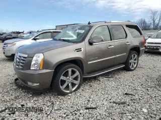 2012 Cadillac Escalade Luxury z VIN 1GYS4BEF0CR105606, wystawiony jako Copart lot #49087335 z przebiegiem 186 287 mil mil oraz Czysty tytuł • Clean title. Historia ofert i sprzedaży dostępna na DreamBid. Obrazek 1.