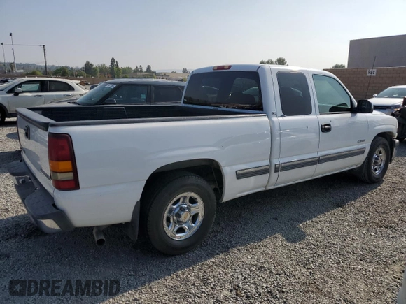 2000 Chevrolet Silverado 1500 LS with VIN 2GCEC19V0Y1122598, listed as a Copart auction lot 53875795 with 86,066 mi miles and Salvage Title. Bid and sale history available at DreamBid. Image 3.