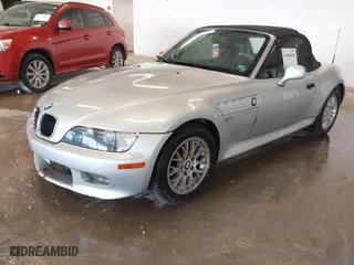 2001 BMW Z3 2.5i with VIN WBACN33431LM00114, listed as a IAAI auction lot 41689600 with 91,636 mi miles. Bid and sale history available at carsss.com. Image 2.