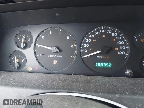2003 Jeep Grand Cherokee Laredo with VIN 1J4GX48SX3C604904, listed as a IAAI auction lot 40884443 with 188,352 mi miles. Bid and sale history available at carsss.com. Image 7.