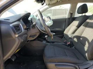 2023 Kia Rio S z VIN 3KPA24AD1PE605704, wystawiony jako Copart lot #57707585 z przebiegiem 36 526 mil mil oraz Szkoda całkowita • Salvage title. Historia ofert i sprzedaży dostępna na DreamBid. Obrazek 7.