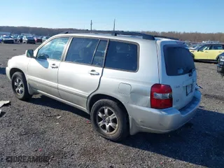 2005 Toyota Highlander with VIN JTEDP21A650062604, listed as a IAAI auction lot 40996702 with 193,651 mi miles. Bid and sale history available at carsss.com. Image 3.