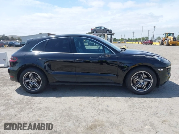 2015 Porsche Macan S with VIN WP1AB2A53FLB68323, listed as a IAAI auction lot 42121576 with 102,031 mi miles. Bid and sale history available at carsss.com. Image 13.