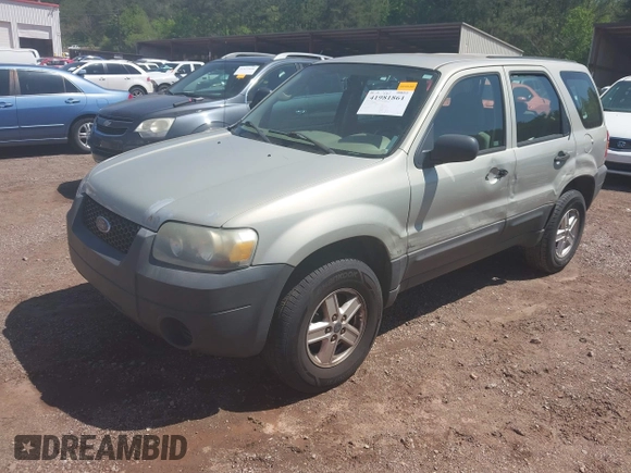 2005 Ford Escape XLS Value with VIN 1FMYU02Z25KB13278, listed as a IAAI auction lot 41981861 with 173,733 mi miles. Bid and sale history available at carsss.com. Image 2.