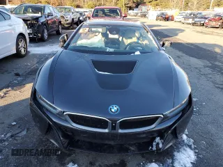 2015 BMW i8 z VIN WBY2Z2C57FV392308, wystawiony jako Copart lot #85937334 z przebiegiem Nie podano mil oraz Szkoda całkowita • Salvage title. Historia ofert i sprzedaży dostępna na DreamBid. Obrazek 5.