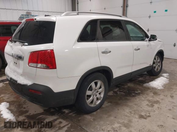 2012 Kia Sorento LX with VIN 5XYKTDA28CG217978, listed as a IAAI auction lot 41920274 with 151,978 mi miles. Bid and sale history available at carsss.com. Image 4.