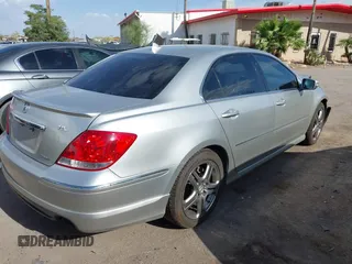 2006 Acura RL with VIN JH4KB16576C007898, listed as a IAAI auction lot 42690972 with 184,655 mi miles and . Bid and sale history available at DreamBid. Image 4.