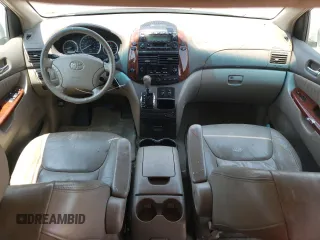 2004 Toyota Sienna XLE z VIN 5TDZA22C34S130347, wystawiony jako Copart lot #59532885 z przebiegiem 203 042 mil mil oraz Szkoda całkowita • Salvage title. Historia ofert i sprzedaży dostępna na DreamBid. Obrazek 8.
