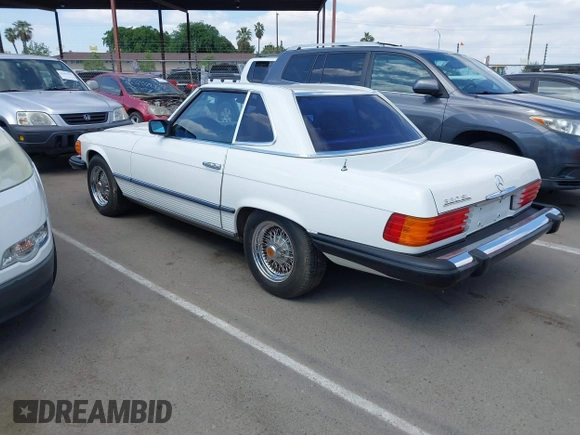 1982 Mercedes-Benz 380 with VIN WDBBA45A1CB015578, listed as a IAAI auction lot 42062020 with 42,746 mi miles. Bid and sale history available at carsss.com. Image 3.